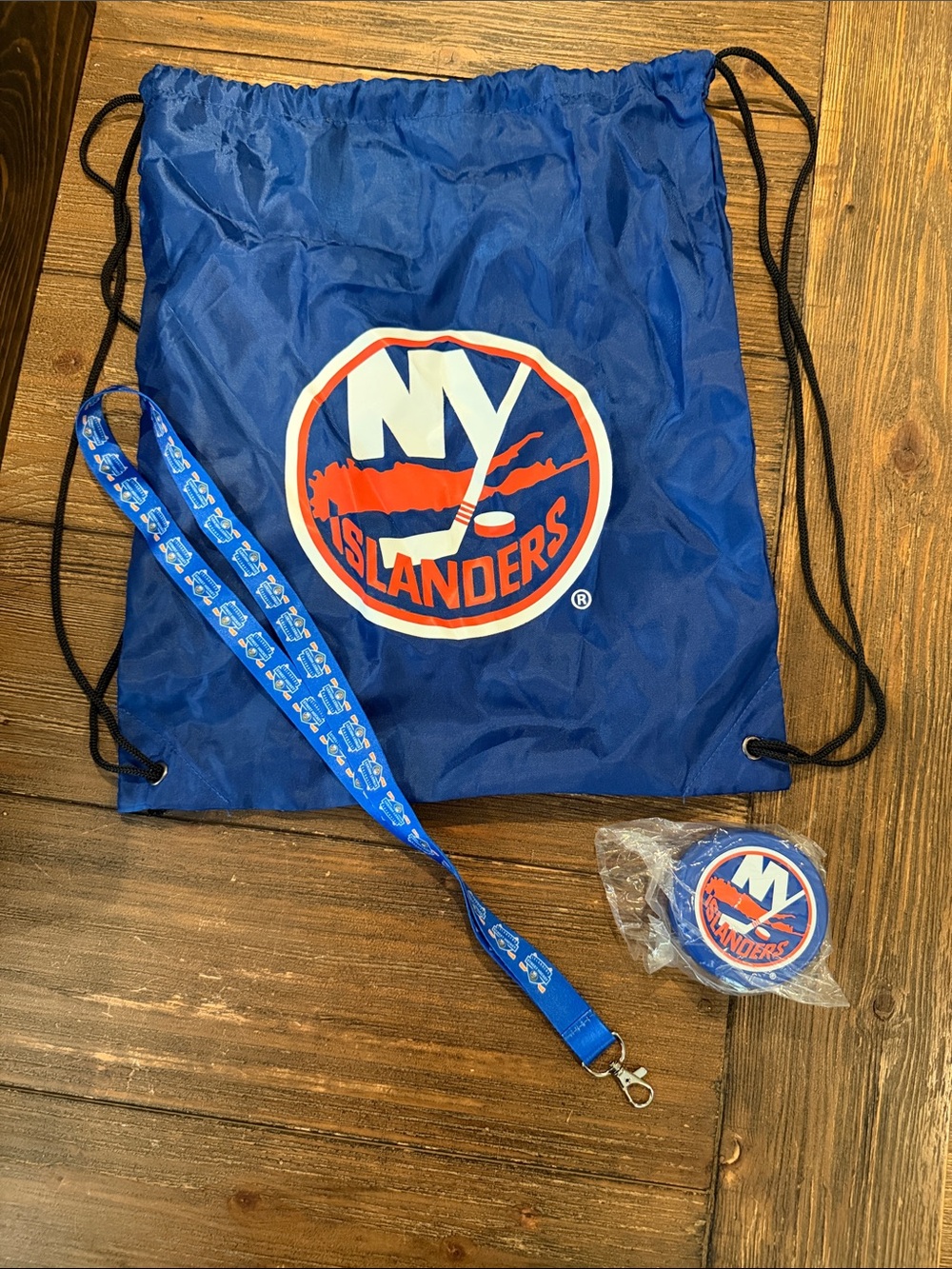NY Islanders Accessories: String Bag, Foam Puck & Lanyard